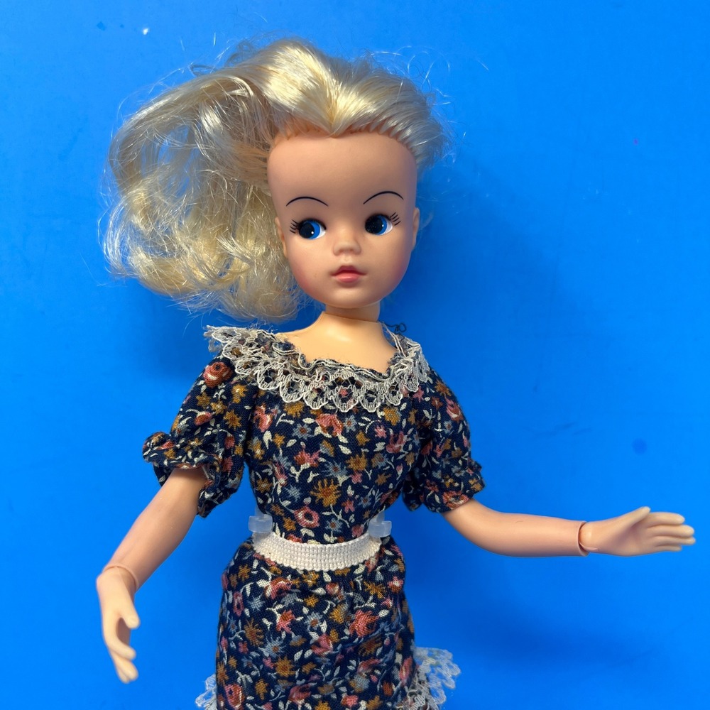 Marx Toy Sindy Doll Blonde Poseable Arms Vtg 1960s Hong Kong Classic Retro Toy
